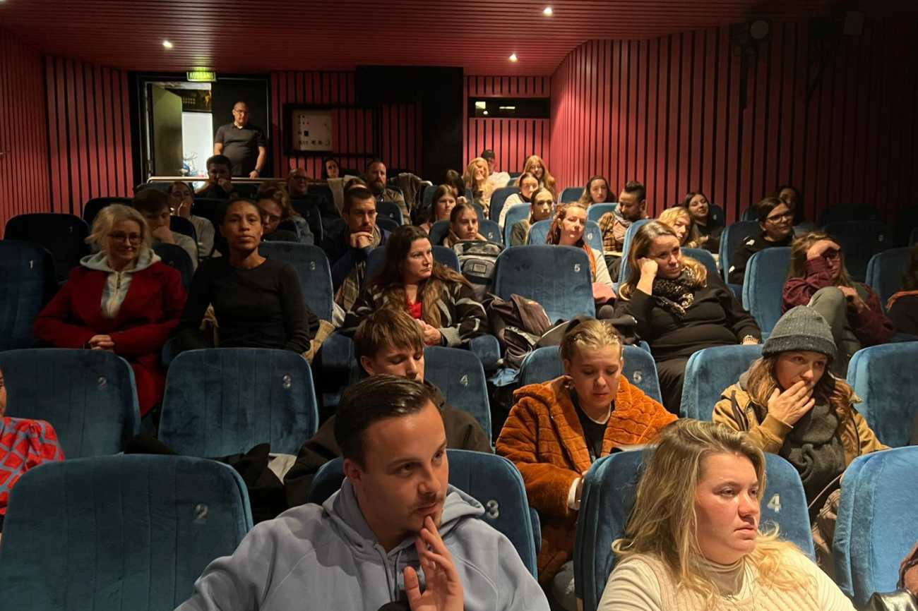 Studierende im Kino