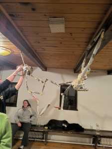 Studis bei Kreativarbeit