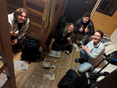 Studis bei Kreativarbeit
